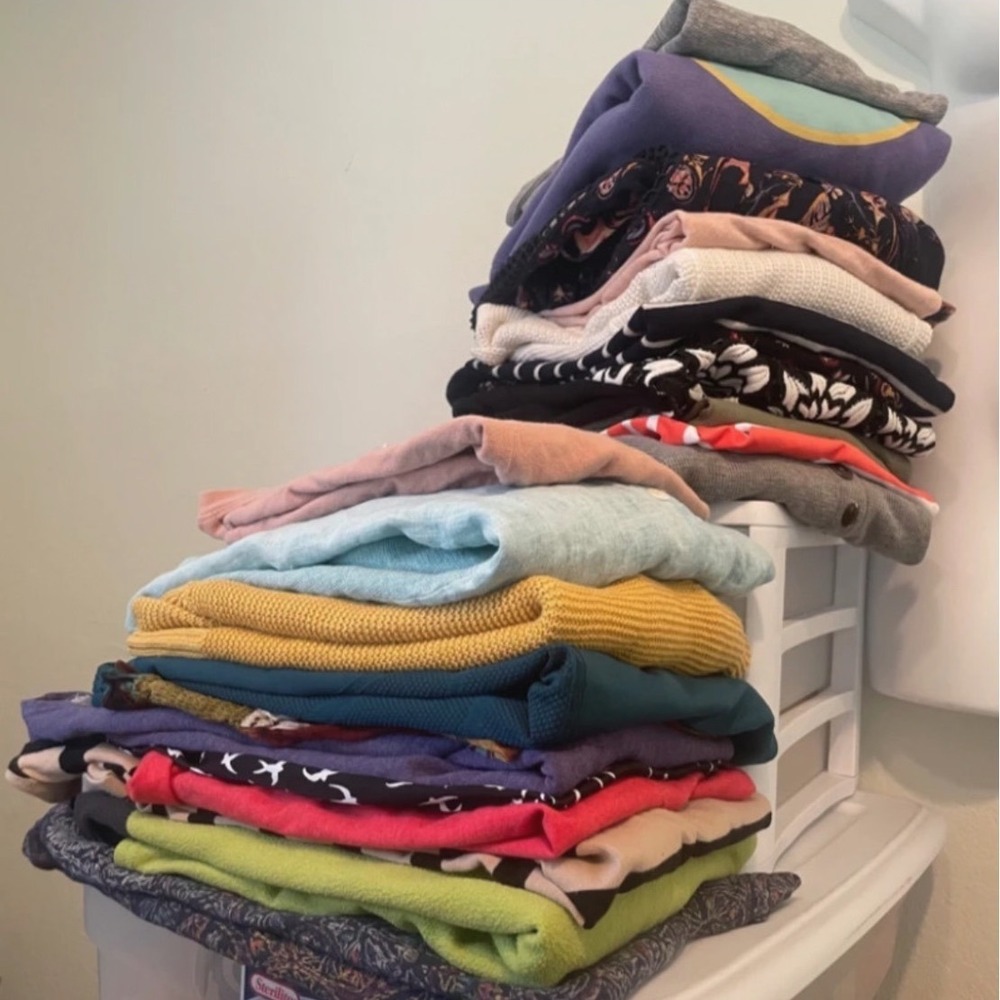 5 pound box of clothing Resellers Lot Bundle Womens L/XL Mixed Mystery Box